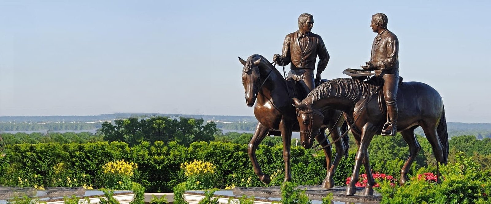 Majestic bronze horse sculpture