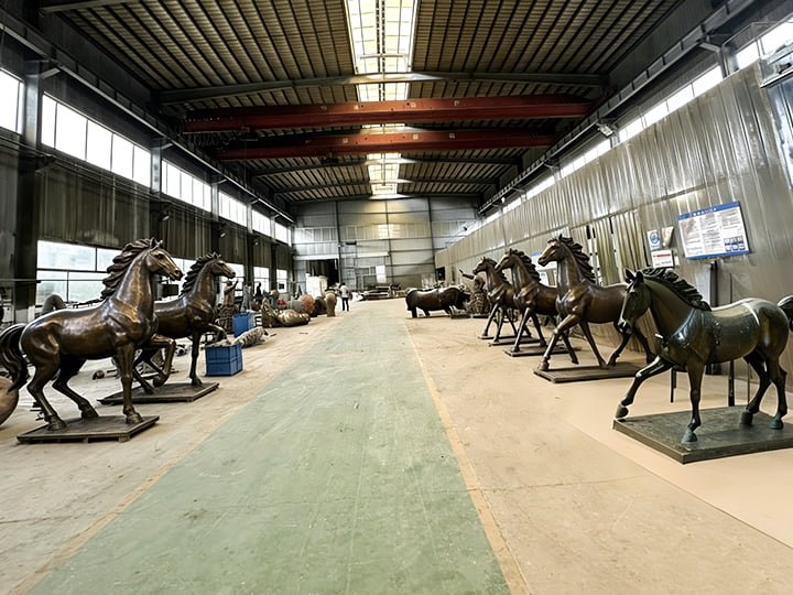 You Fine Bronze Horse foundry in Quyang China
