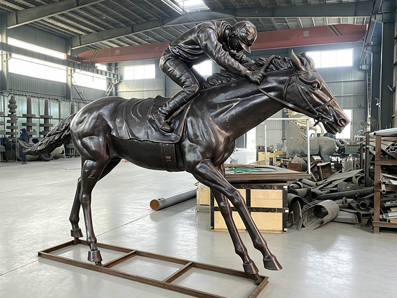 Bronze racing horse for a French equestrian club