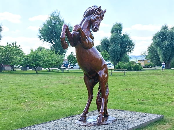 large bronze rearing horse sculpture for public park plaza or commercial landscape