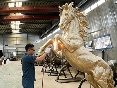 Bronze horse welding