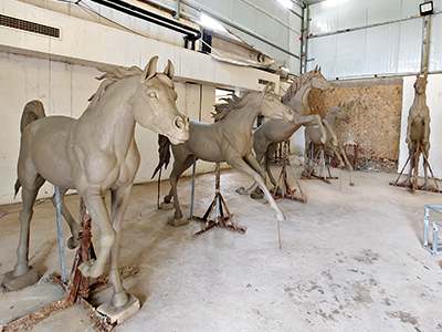 horse statue clay model